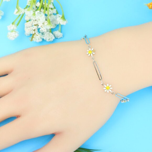 Chic & Stylish Bracelet – A Thoughtful Gift for Women and Girls, DYC1062 - Picture 7 of 9